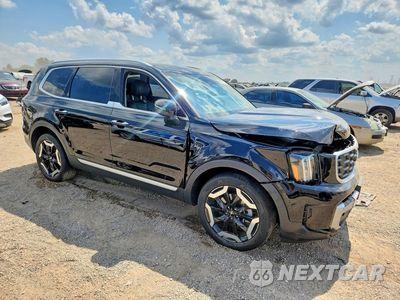 Czwarte zdjęcie samochodu z boku: 2023 KIA TELLURIDE S VIN:5XYP64GC6PG367543 - miniatura
