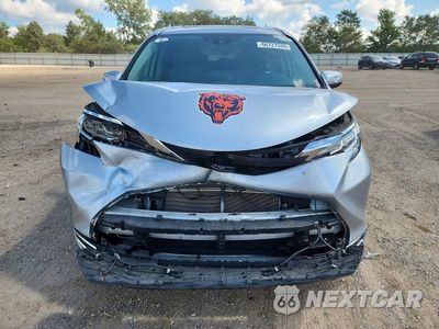 Piąte zdjęcie samochodu w środku: 2021 TOYOTA SIENNA XLE VIN:5TDYRKEC4MS002120 - miniatura