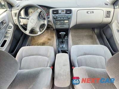 Zdjęcie 8 z 12 samochodu: 2000 HONDA ACCORD LX VIN:1HGCG5640YA033801 - miniatura