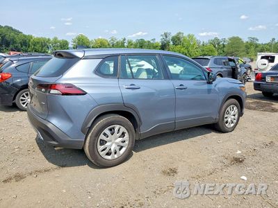 Trzecie zdjęcie samochodu z tyłu: 2026 TOYOTA COROLLA CROSS L VIN:7MUAAABG7TV162040 - miniatura