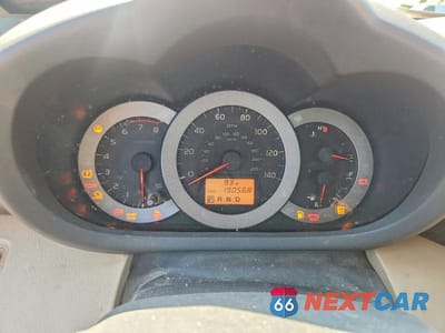 Zdjęcie 9 z 13 samochodu: 2011 TOYOTA RAV4 BASE VIN:JTMBF4DV8B5043401 - miniatura