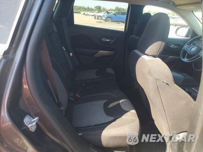 Zdjęcie 11 z 13 samochodu: 2018 JEEP CHEROKEE LATITUDE VIN:1C4PJLCX6JD527802 - miniatura