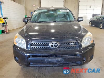 Piąte zdjęcie samochodu w środku: 2008 TOYOTA RAV4 BASE VIN:JTMBK33V886048334 - miniatura