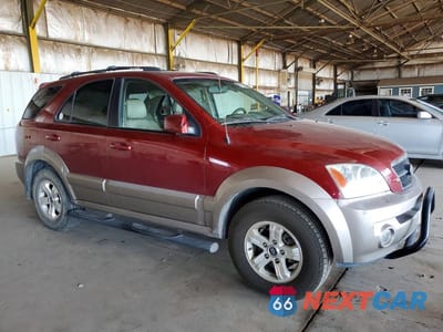 Czwarte zdjęcie samochodu z boku: 2005 KIA SORENTO LX VIN:KNDJC733155441866 - miniatura