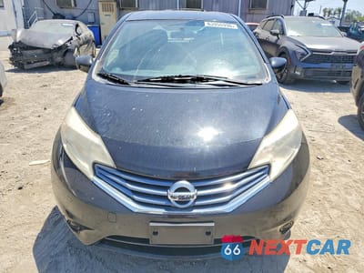 Piąte zdjęcie samochodu w środku: 2015 NISSAN VERSA NOTE SV VIN:3N1CE2CP6FL444601 - miniatura
