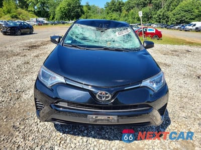 Piąte zdjęcie samochodu w środku: 2018 TOYOTA RAV4 LE VIN:2T3BFREV2JW820433 - miniatura