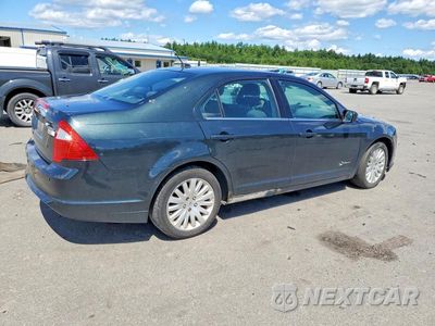 Trzecie zdjęcie samochodu z tyłu: 2010 FORD FUSION HYBRID VIN:3FADP0L35AR159865 - miniatura