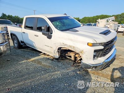 Czwarte zdjęcie samochodu z boku: 2024 CHEVROLET SILVERADO K2500 HEAVY DUTY VIN:1GC1YLE76RF278951 - miniatura