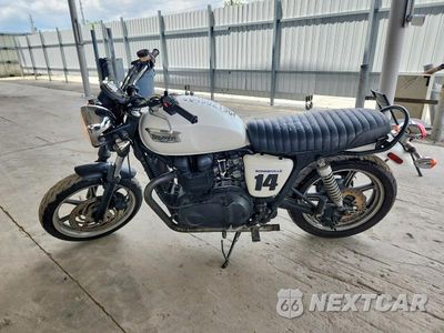 Trzecie zdjęcie samochodu z tyłu: 2013 TRIUMPH MOTORCYCLE BONNEVILLE VIN:SMT900K10DT578134 - miniatura