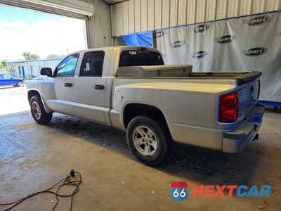 Drugie zdjęcie samochodu z przodu: 2008 DODGE DAKOTA QUAD SLT VIN:1D7HE48K58S500582 - miniatura