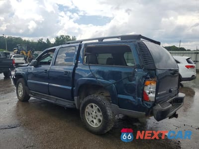 Drugie zdjęcie samochodu z przodu: 2005 CHEVROLET SUBURBAN K1500 VIN:3GNFK16ZX5G177925 - miniatura