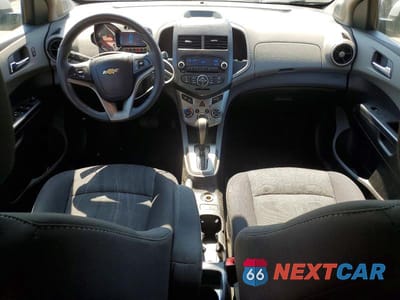 Zdjęcie 8 z 12 samochodu: 2015 CHEVROLET SONIC LT VIN:1G1JC6SG1F4118772 - miniatura