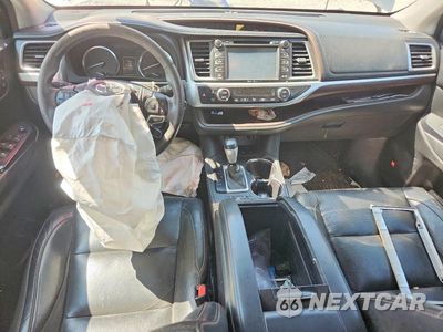 Zdjęcie 8 z 13 samochodu: 2015 TOYOTA HIGHLANDER LIMITED PLATINUM VIN:5TDDKRFH4FS100007 - miniatura