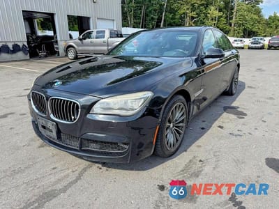 2015 BMW 750 XI WBAYB6C52FD965738 - główne zdjęcie licytacji z USA - miniatura