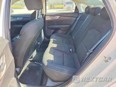 Zdjęcie 10 z 12 samochodu: 2021 KIA FORTE LXS VIN:3KPF24AD5ME321591 - miniatura