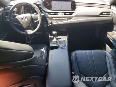 Zdjęcie 8 z 12 samochodu: 2019 LEXUS ES 350 VIN:58ABZ1B19KU045108 - miniatura