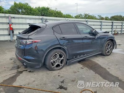 Trzecie zdjęcie samochodu z tyłu: 2025 ALFA ROMEO STELVIO BASE VIN:ZASPAKAN5S7D94825 - miniatura