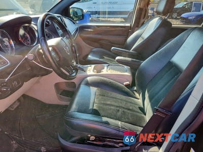 Zdjęcie 7 z 13 samochodu: 2017 DODGE GRAND CARAVAN SXT VIN:2C4RDGCGXHR700168 - miniatura
