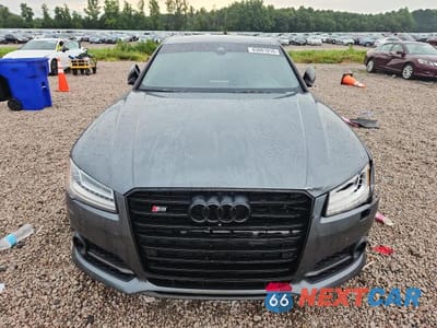 Piąte zdjęcie samochodu w środku: 2017 AUDI S8 PLUS QUATTRO VIN:WUAJ5AFD8HN900944 - miniatura