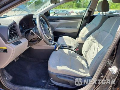 Zdjęcie 7 z 13 samochodu: 2017 HYUNDAI ELANTRA SE VIN:5NPD84LF4HH071590 - miniatura