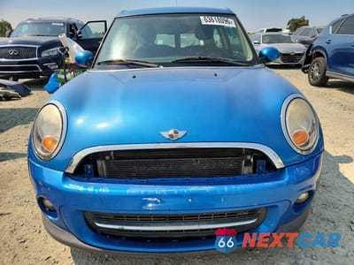 Piąte zdjęcie samochodu w środku: 2011 MINI COOPER CLUBMAN VIN:WMWZF3C5XBT267515 - miniatura