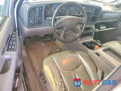 Zdjęcie 8 z 13 samochodu: 2005 CHEVROLET SUBURBAN K1500 VIN:3GNFK16Z85G147466 - miniatura