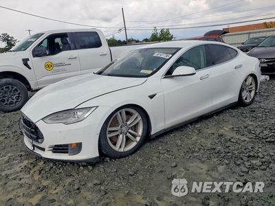 2015 TESLA MODEL S 5YJSA1E23FF103395 - główne zdjęcie licytacji z USA - miniatura