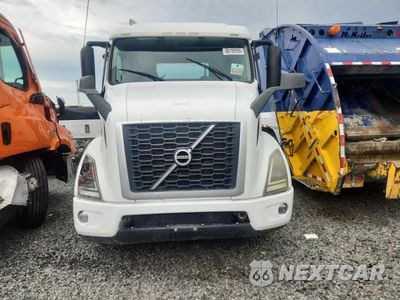 Piąte zdjęcie samochodu w środku: 2019 VOLVO VNR SEMI TRUCK VIN:4V4WC9DG5KN898005 - miniatura