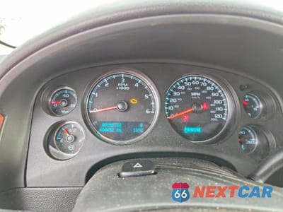 Zdjęcie 9 z 12 samochodu: 2011 CHEVROLET SUBURBAN K1500 LT VIN:1GNSKJE36BR139762 - miniatura