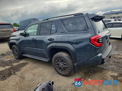 Drugie zdjęcie samochodu z przodu: 2025 TOYOTA 4RUNNER SR5 VIN:JTEVA5BR2S5047236 - miniatura