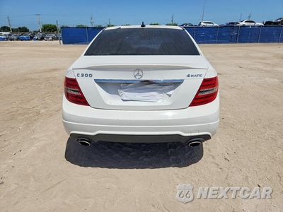 Zdjęcie 6 z 12 samochodu: 2013 MERCEDES-BENZ C 300 4MATIC VIN:WDDGF8AB4DR250912 - miniatura