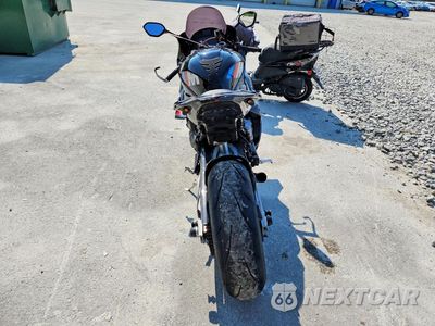 Czwarte zdjęcie samochodu z boku: 2024 BMW M 1000 RR VIN:WB10P0305R6J51334 - miniatura