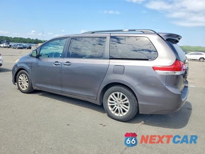 Drugie zdjęcie samochodu z przodu: 2013 TOYOTA SIENNA XLE 8-PASSENGER VIN:5TDYK3DC4DS299403 - miniatura