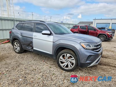 Czwarte zdjęcie samochodu z boku: 2021 VOLKSWAGEN ATLAS SE VIN:1V2HR2CA3MC551745 - miniatura