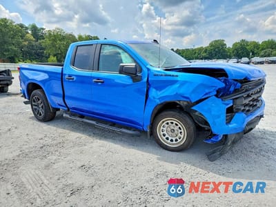 Czwarte zdjęcie samochodu z boku: 2026 CHEVROLET SILVERADO K1500 CUSTOM VIN:1GCRKBEK7TZ134799 - miniatura