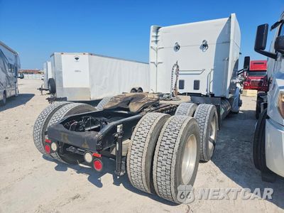 Trzecie zdjęcie samochodu z tyłu: 2020 PETERBILT 579 SEMI TRUCK VIN:1XPBD49X6LD650841 - miniatura