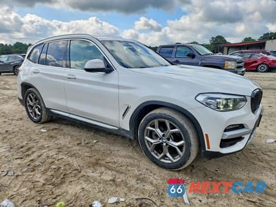 Czwarte zdjęcie samochodu z boku: 2021 BMW X3 XDRIVE30I VIN:5UXTY5C09M9F36852 - miniatura