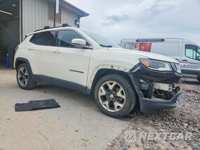 Czwarte zdjęcie samochodu z boku: 2018 JEEP COMPASS LIMITED VIN:3C4NJCCBXJT368062 - miniatura