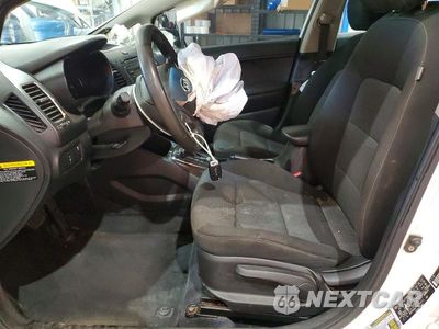 Zdjęcie 7 z 12 samochodu: 2017 KIA FORTE LX VIN:3KPFK4A77HE060111 - miniatura