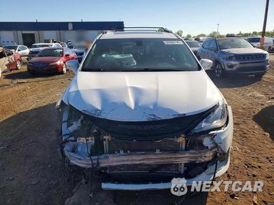 Piąte zdjęcie samochodu w środku: 2019 CHRYSLER PACIFICA LIMITED VIN:2C4RC1GG9KR653362 - miniatura