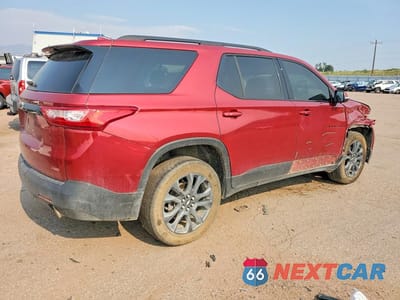 Trzecie zdjęcie samochodu z tyłu: 2021 CHEVROLET TRAVERSE RS VIN:1GNEVJKW7MJ232326 - miniatura