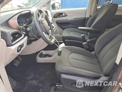 Zdjęcie 7 z 13 samochodu: 2017 CHRYSLER PACIFICA TOURING VIN:2C4RC1DG8HR609866 - miniatura