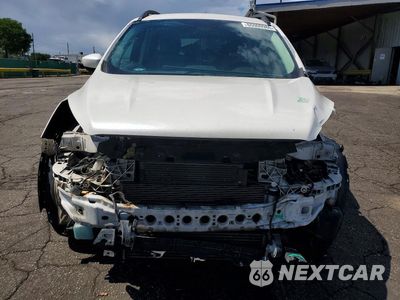 Piąte zdjęcie samochodu w środku: 2017 FORD ESCAPE SE VIN:1FMCU9G90HUA00400 - miniatura