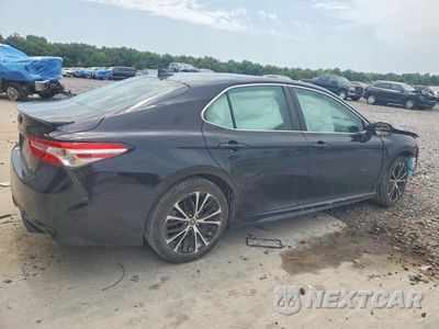 Trzecie zdjęcie samochodu z tyłu: 2020 TOYOTA CAMRY SE VIN:4T1G11AK7LU946767 - miniatura