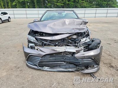 Piąte zdjęcie samochodu w środku: 2022 TOYOTA CAMRY LE VIN:4T1C11AK8NU655812 - miniatura