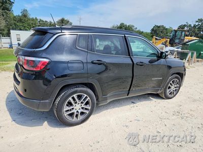 Trzecie zdjęcie samochodu z tyłu: 2019 JEEP COMPASS LATITUDE VIN:3C4NJCBB3KT730588 - miniatura