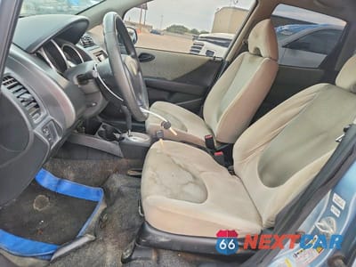 Zdjęcie 7 z 12 samochodu: 2007 HONDA FIT VIN:JHMGD38457S014002 - miniatura