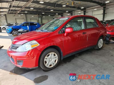 2010 NISSAN VERSA 1.8 S 3N1BC1AP0AL381079 - główne zdjęcie licytacji z USA - miniatura