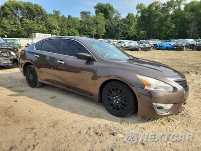 Czwarte zdjęcie samochodu z boku: 2015 NISSAN ALTIMA 2.5 S VIN:1N4AL3AP8FC288176 - miniatura