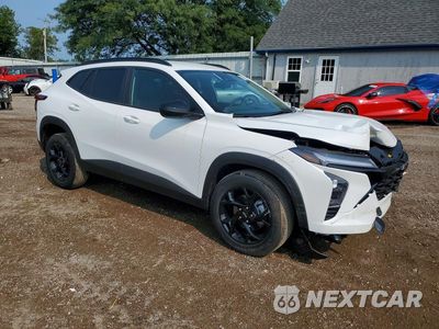 Czwarte zdjęcie samochodu z boku: 2026 CHEVROLET TRAX 1LT VIN:KL77LHEP5TC140426 - miniatura